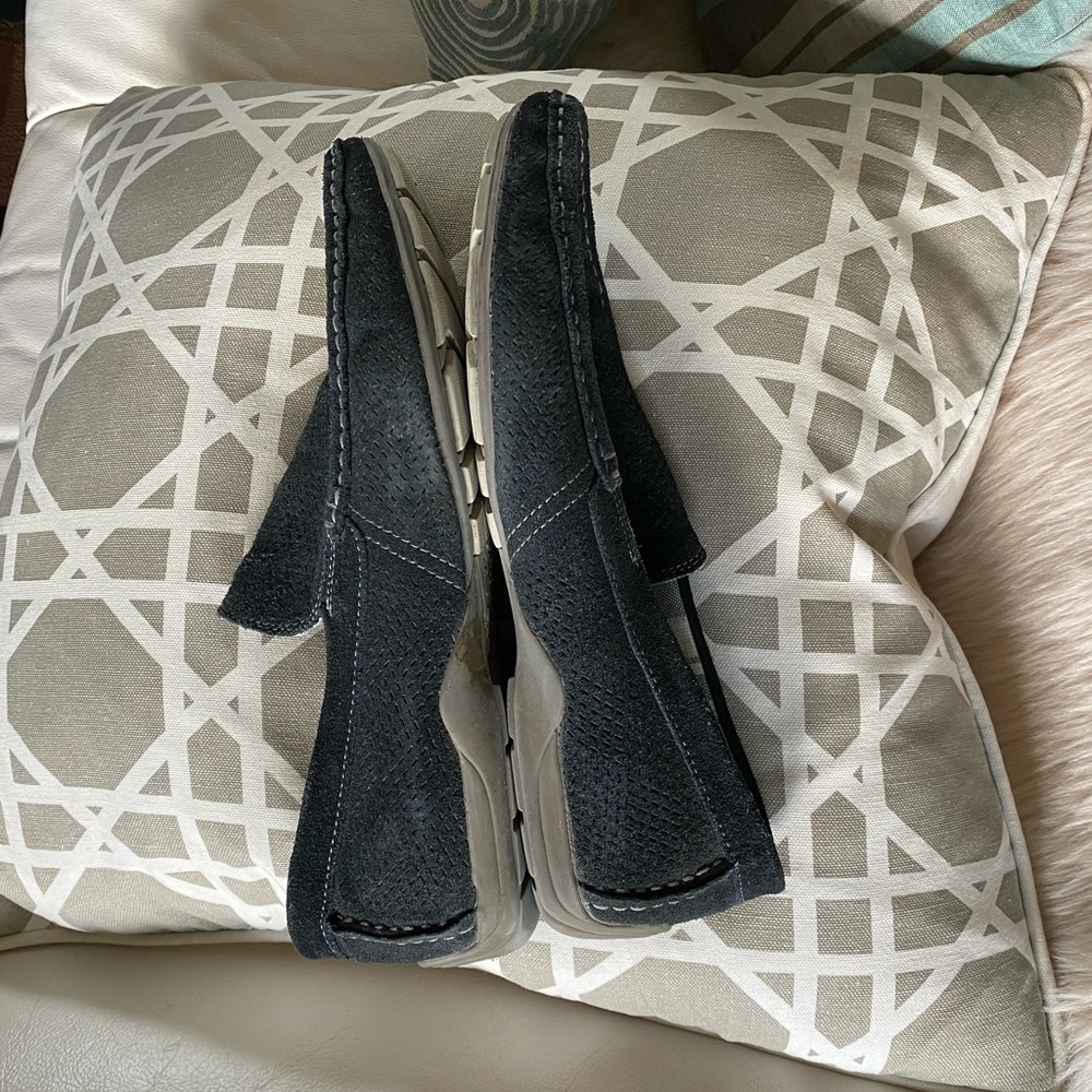 Call it Spring loafers - Picture 3 of 8